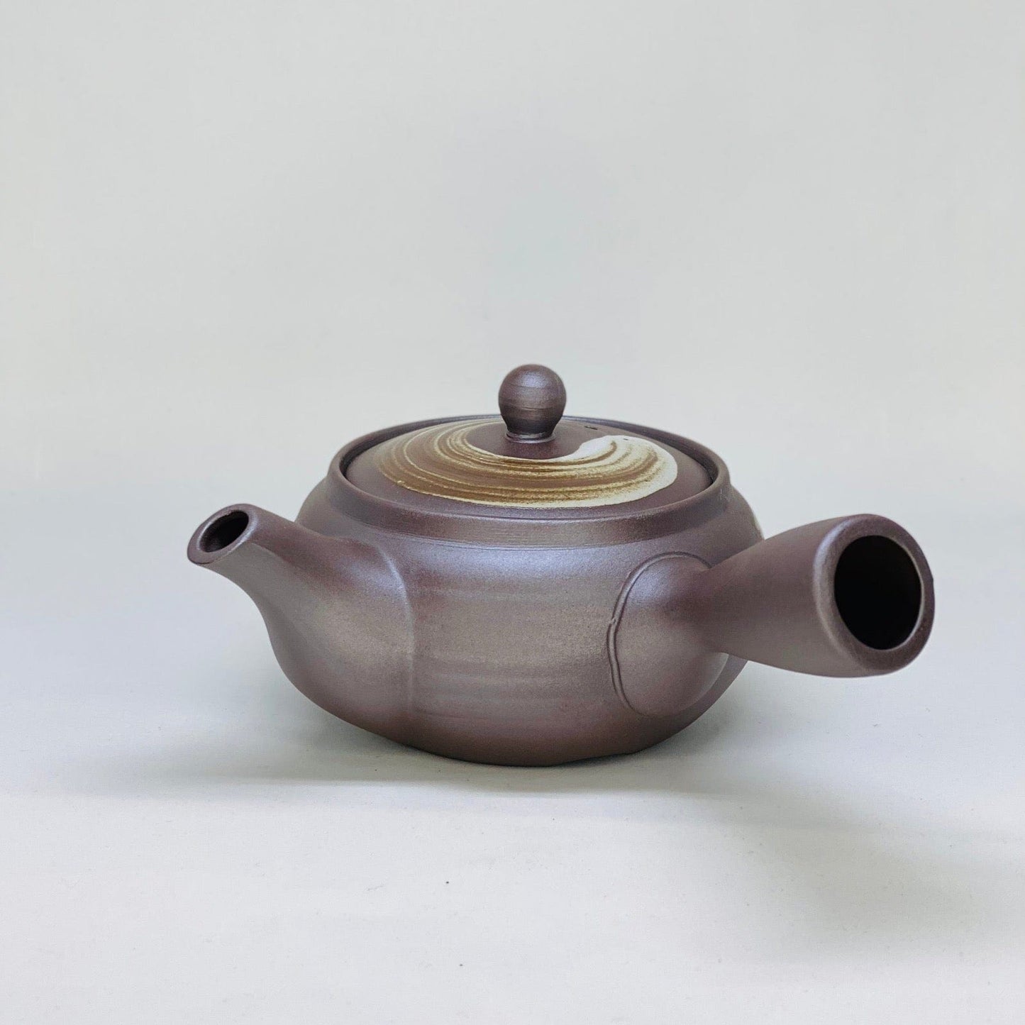 White eye brush stroke Side-handle Teapot Teapots